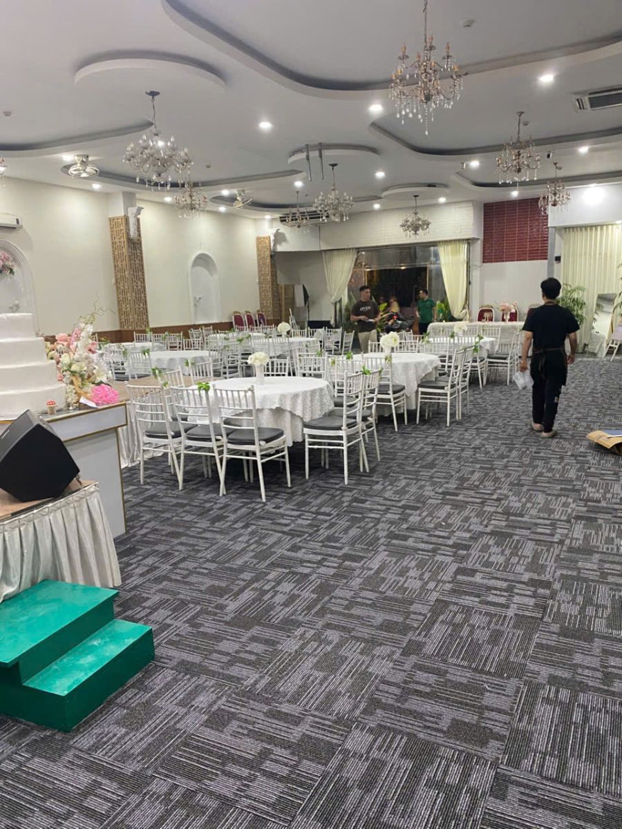 Thi công thảm sàn nhà hàng q12